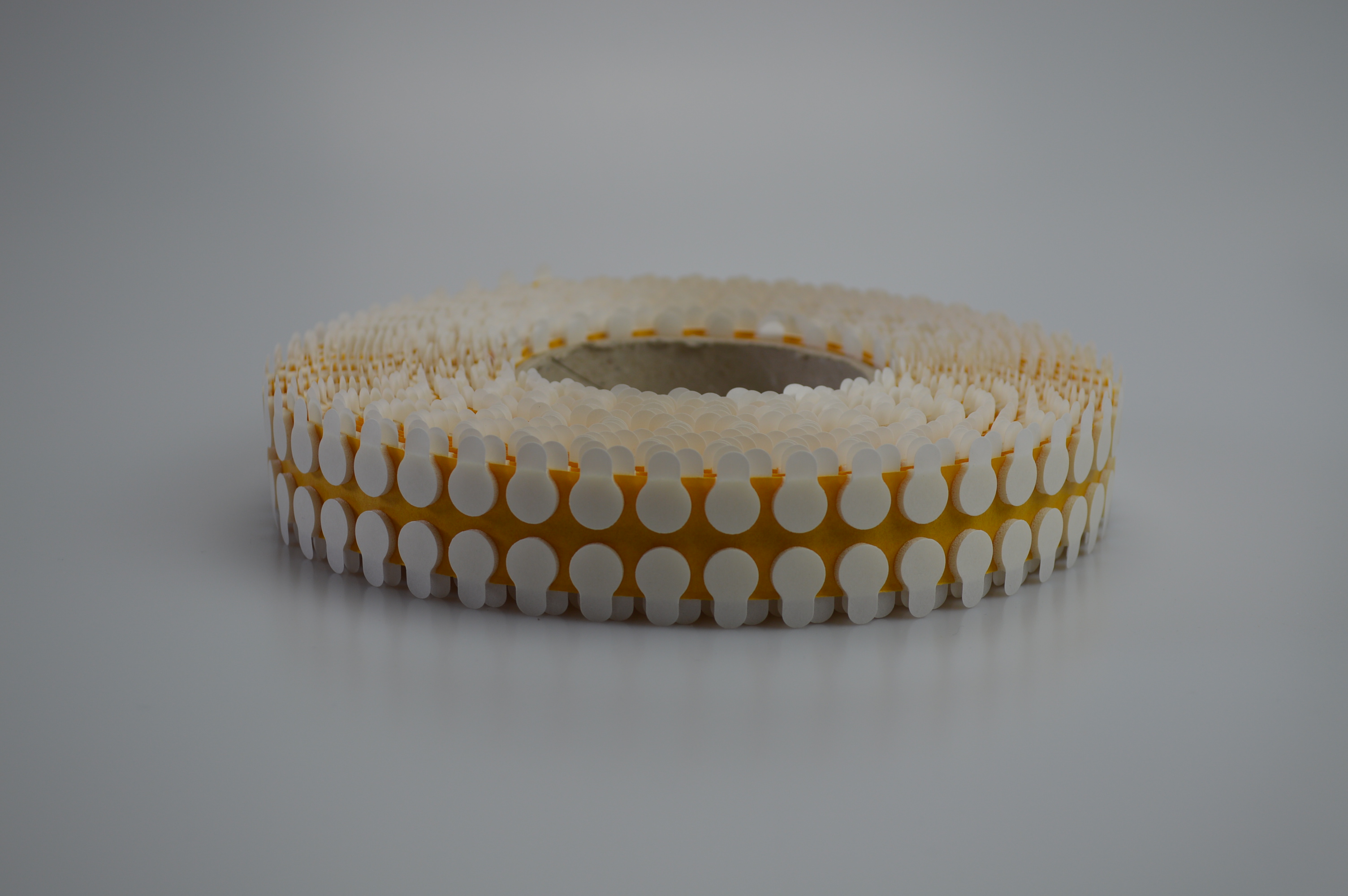 PE Schaumklebepunkte weiß 2mm dick stark klebend